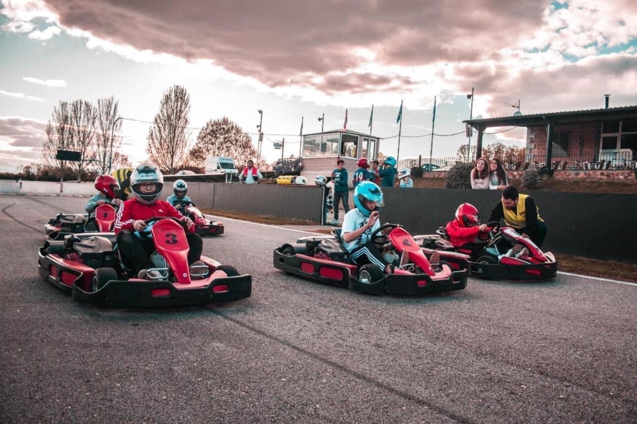 La Villa Del Karting El Teso Buitenkant foto